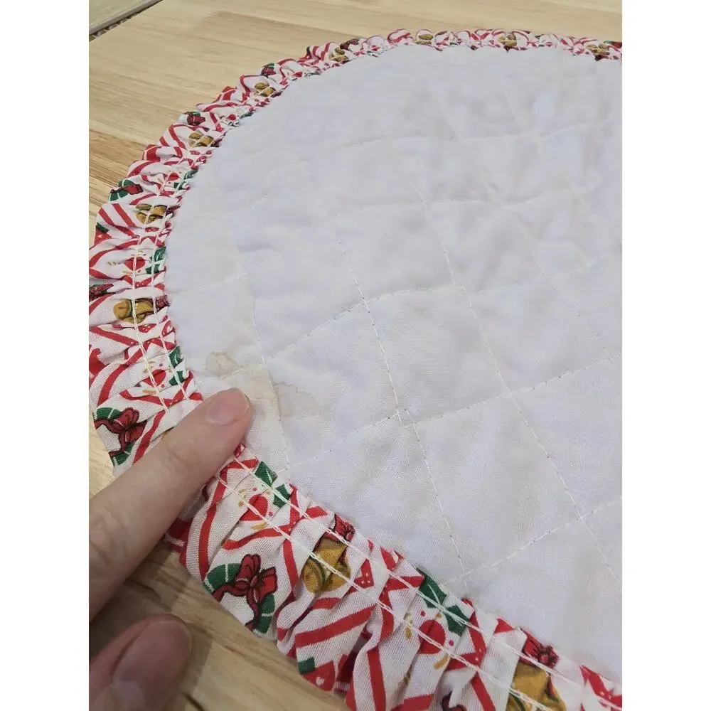 2 Vintage Town & Country Christmas Placemats Quilted Oval Holiday Table Linens